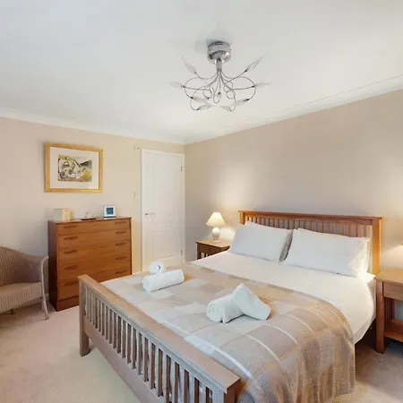 2 Bed In Outgate Oc-lr056 *